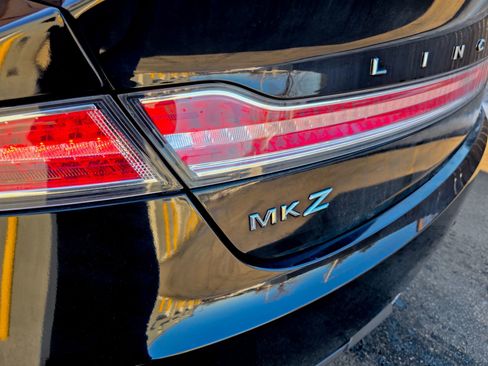 Used 2016 Lincoln MKZ image 7
