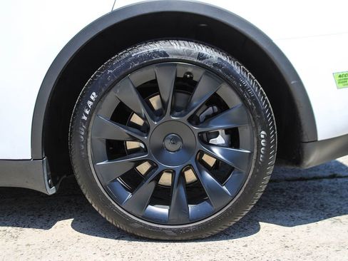 Used 2023 Tesla Model Y Long Range AWD/4WD image 11