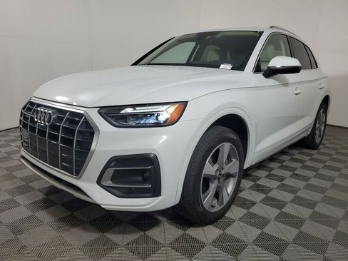 Used 2023 Audi Q5 2.0T Premium Plus w/ Premium Plus Package AWD/4WD image 3