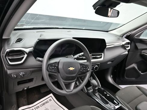 Used 2025 Chevrolet TrailBlazer LT image 13