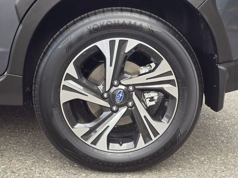 Certified 2025 Subaru Crosstrek 2.5i Premium AWD/4WD image 8