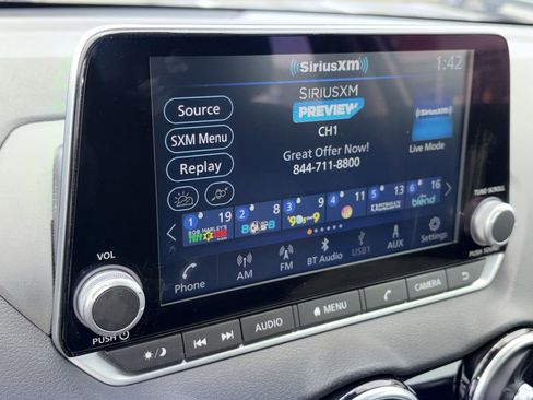 Used 2022 Nissan Sentra SV w/ Trunk Package FWD image 3