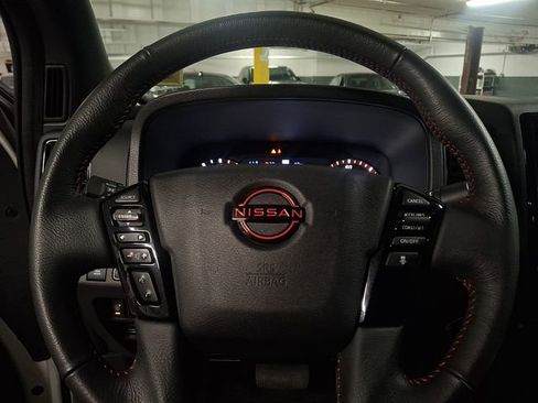 Used 2023 Nissan Frontier PRO-4X w/ Technology Package AWD/4WD image 19
