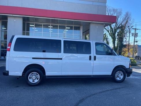 Used 2022 Chevrolet Express 3500 LS image 8