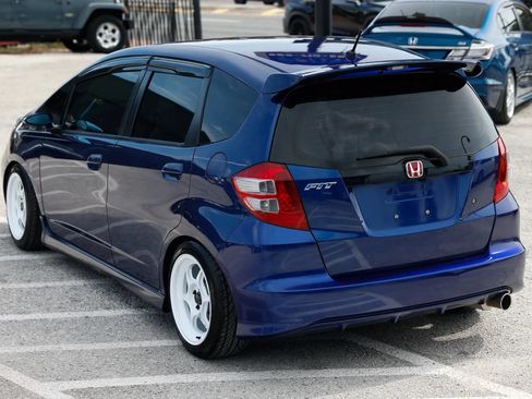 Used 2010 Honda Fit image 4