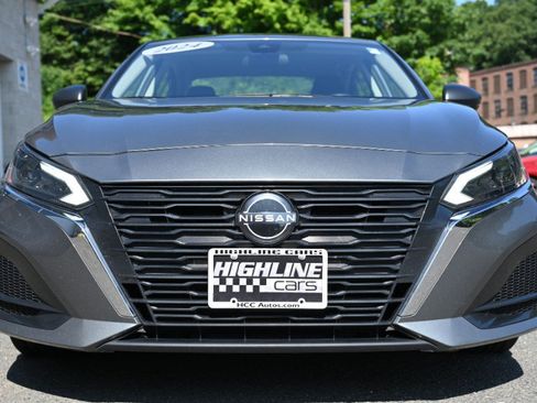 Used 2024 Nissan Altima 2.5 SV FWD image 8