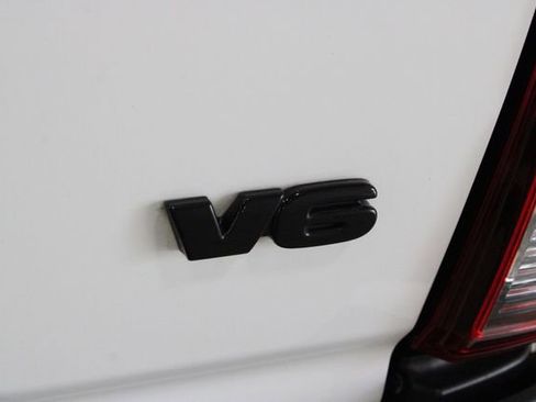 Used 2022 Toyota Tacoma SR image 40