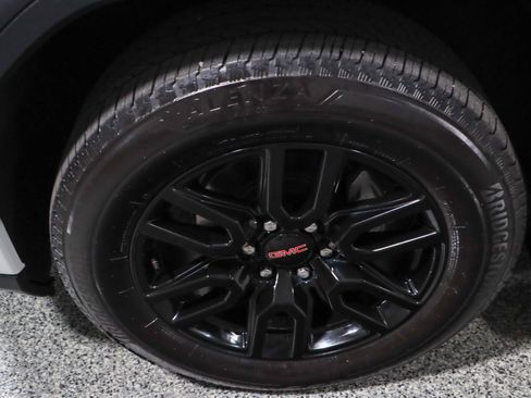 Used 2022 GMC Sierra 1500 Elevation w/ Preferred Package AWD/4WD image 11