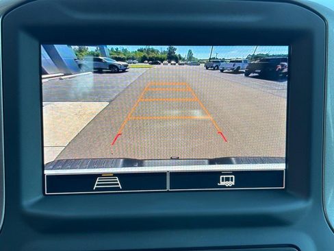 Used 2025 Chevrolet Silverado 2500 Custom w/ Custom Value Package image 21