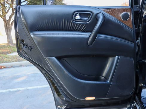 Used 2017 INFINITI QX80 2WD w/ Driver Assistance Package image 12