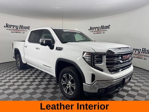 Used 2025 GMC Sierra 1500 SLT AWD/4WD image 6