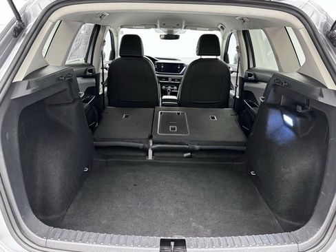 Used 2024 Volkswagen Taos SE image 35