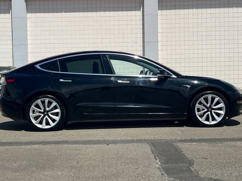 Used 2018 Tesla Model 3 Mid Range RWD image 3