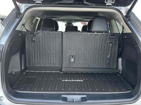 Used 2024 Toyota Highlander XLE image 31