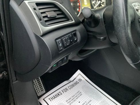 Used 2018 Nissan Sentra SR w/ SR Midnight Edition Package image 17