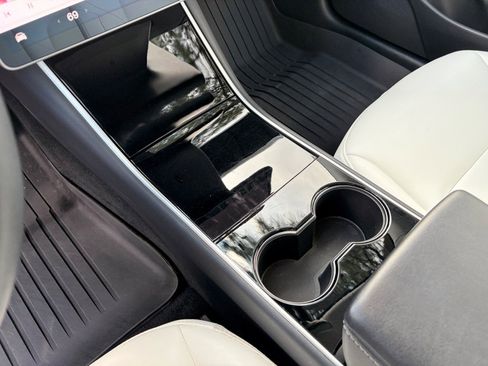 Used 2020 Tesla Model 3 Performance image 18