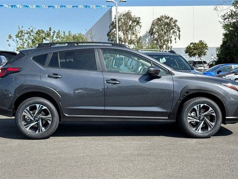 Used 2025 Subaru Crosstrek 2.0i Premium image 3