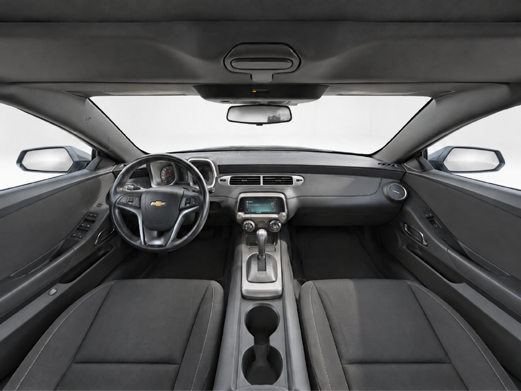 Used 2015 Chevrolet Camaro LT RWD image 14