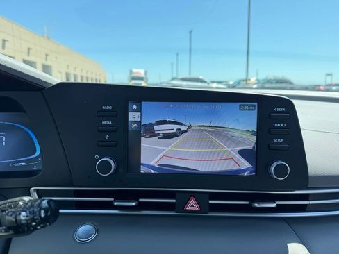 Used 2023 Hyundai Elantra SEL w/ Preferred Accessory Package FWD image 16
