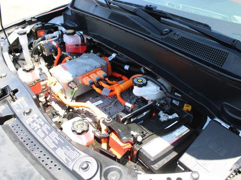 Used 2023 Chevrolet Bolt EUV LT FWD image 30