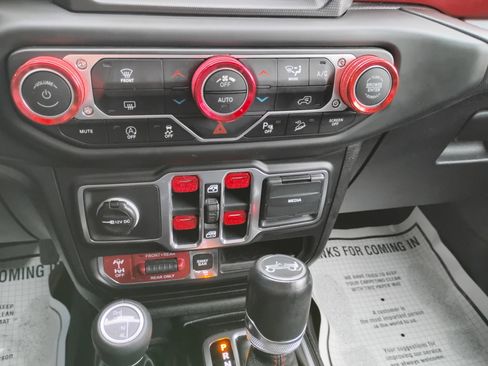 Used 2018 Jeep Wrangler Unlimited Rubicon image 14