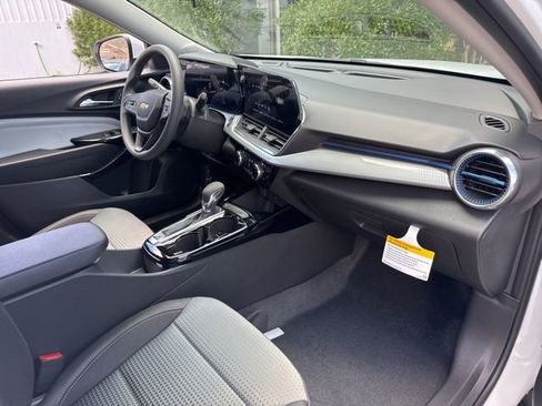 New 2026 Chevrolet Trax LT FWD image 19