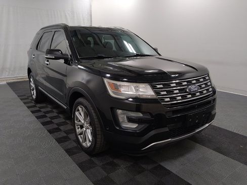 Used 2017 Ford Explorer Limited w/ Equipment Group 301A AWD/4WD image 13