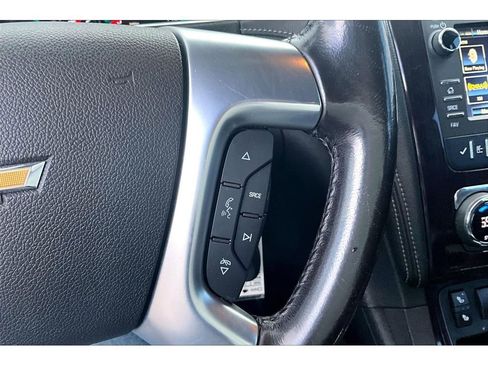 Used 2017 Chevrolet Traverse LT image 12