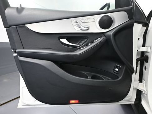Used 2019 Mercedes-Benz GLC 300 image 19