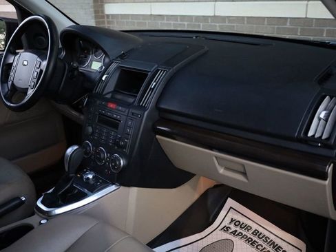 Used 2012 Land Rover LR2 HSE image 28