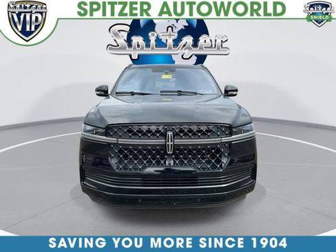 Used 2025 Lincoln Navigator Reserve w/ Jet Appearance Package AWD/4WD image 3