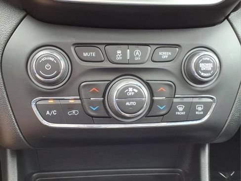 Used 2021 Jeep Cherokee Latitude Lux 80th Anniv w/ Quick Order Package 26U 80TH AWD/4WD image 19