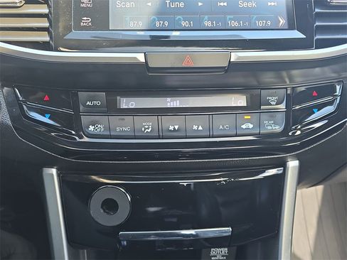 Used 2016 Honda Accord EX image 22