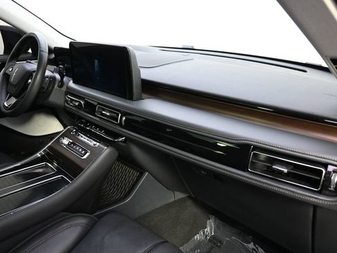 Used 2025 Lincoln Aviator Reserve w/ Luxury Package AWD/4WD image 15