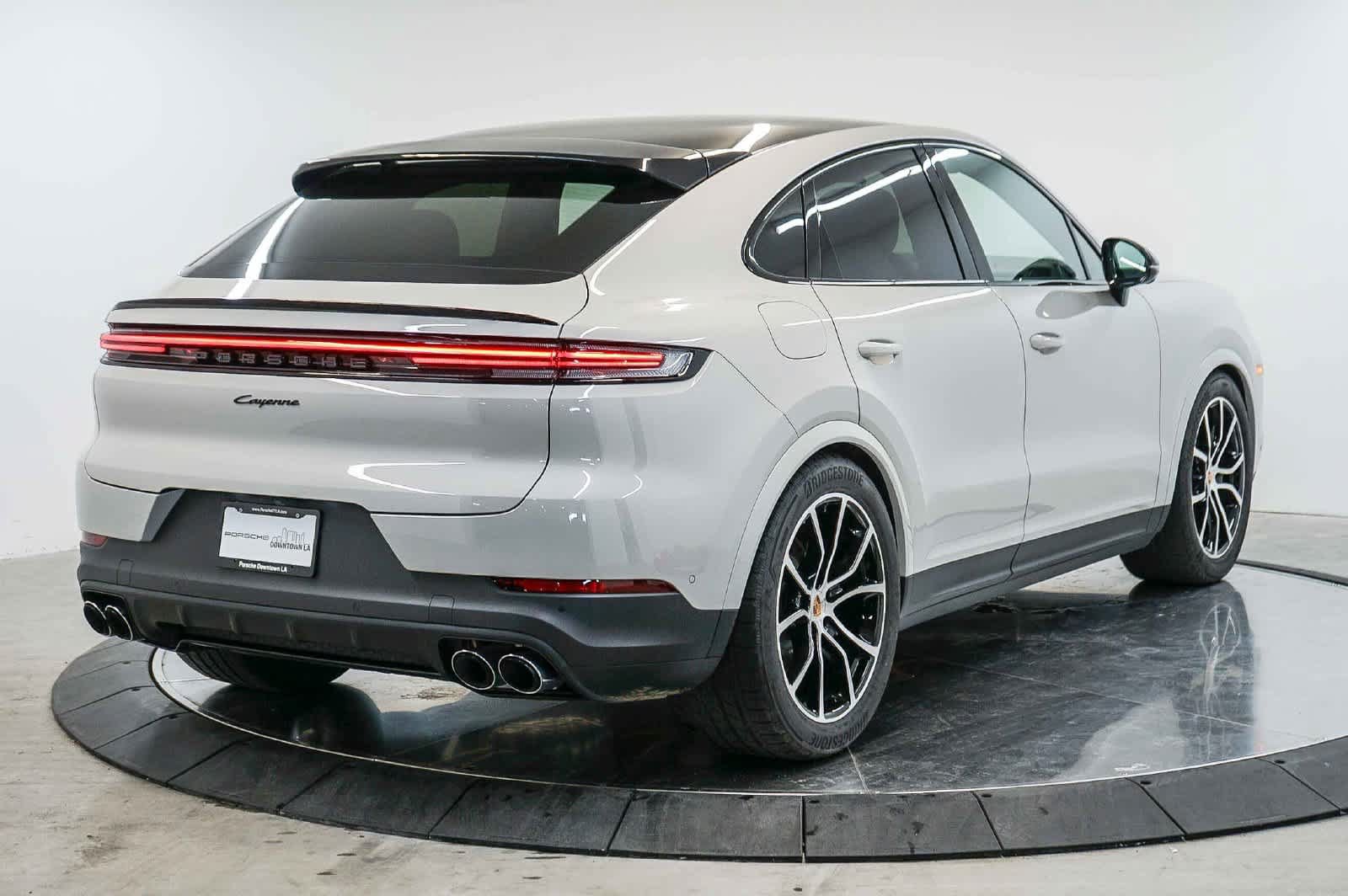 Certified 2026 Porsche Cayenne Coupe AWD/4WD image 9