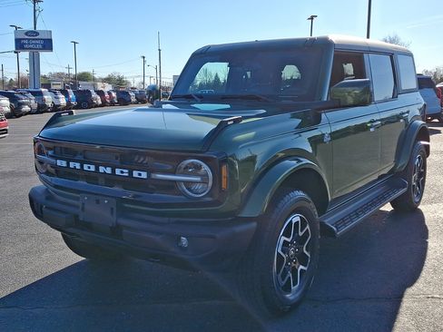 Used 2025 Ford Bronco Outer Banks image 3