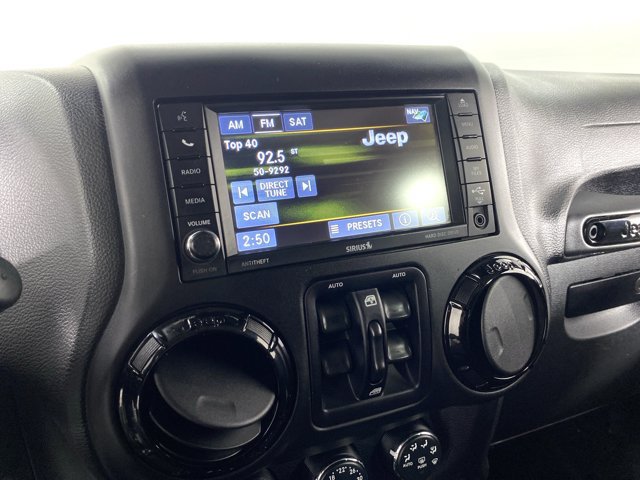 Used 2015 Jeep Wrangler Unlimited Sahara w/ Dual Top Group AWD/4WD image 25