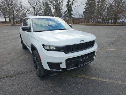 Used 2023 Jeep Grand Cherokee L Limited w/ Black Appearance Package image 8