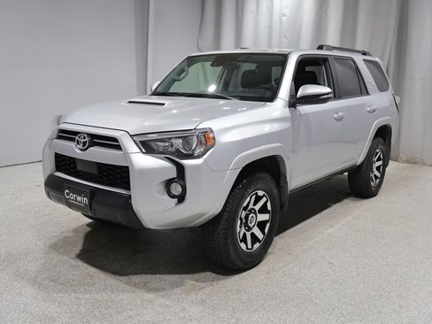 Used 2020 Toyota 4Runner TRD Off-Road Premium w/ Moonroof Package AWD/4WD image 5