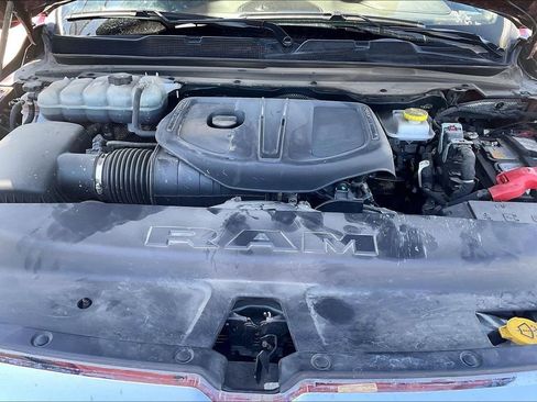Used 2025 RAM 1500 Laramie AWD/4WD image 10