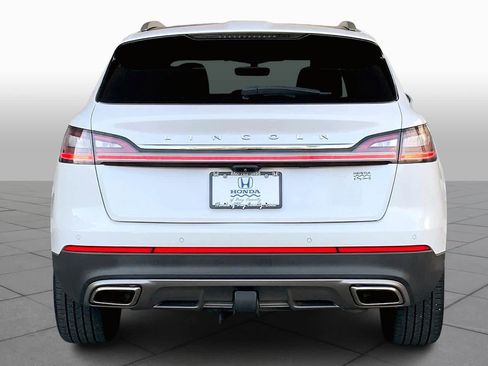 Used 2022 Lincoln Nautilus Reserve w/ Equipment Group 202A image 4