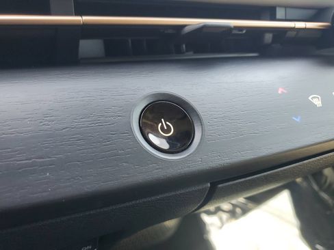 Used 2024 Nissan Ariya AWD image 37