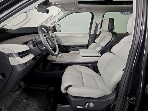 New 2025 Lincoln Navigator L Reserve AWD/4WD image 11
