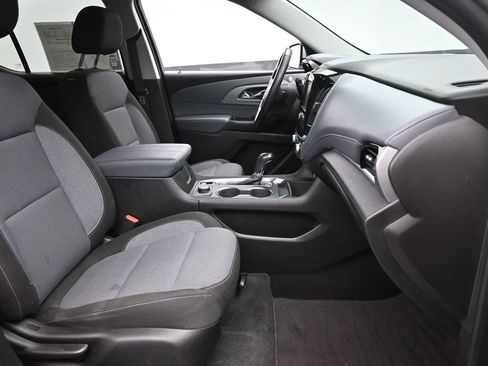 Used 2019 Chevrolet Traverse LT image 6