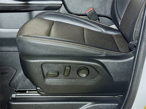 Certified 2024 Chevrolet Tahoe High Country w/ Advanced Technology Package image 18