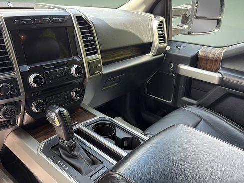 Used 2018 Ford F150 Lariat w/ Equipment Group 502A Luxury AWD/4WD image 22