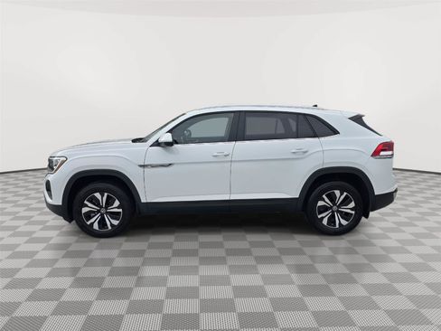 Certified 2025 Volkswagen Atlas Cross Sport SE AWD/4WD image 4
