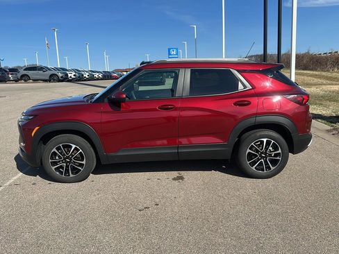 Used 2025 Chevrolet TrailBlazer LT image 6