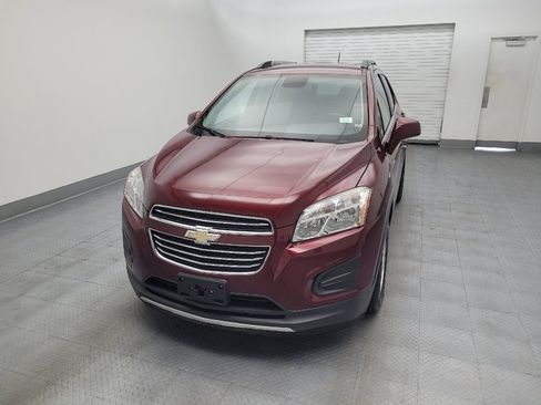Used 2016 Chevrolet Trax LT w/ LT Sun and Sound Package FWD image 15