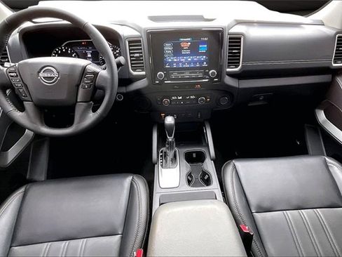 Certified 2024 Nissan Frontier SL w/ Technology Package image 14